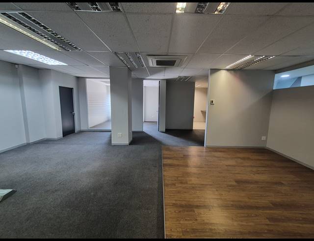 109M² OFFICE TO LET IN WOODMEAD